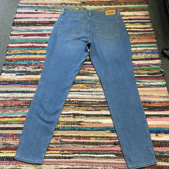Signature by Levi’s Mid Rise Skinny Jeans-#1878 - Picture 13 of 13
